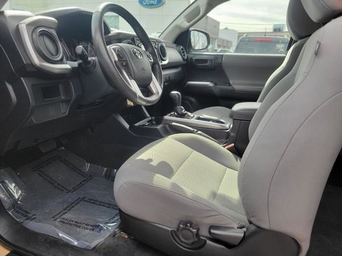 Used 2017 Toyota Tacoma SR5 image 17