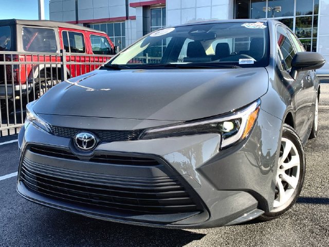 Used 2026 Toyota Corolla LE FWD image 1