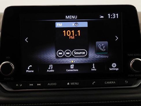 Used 2023 Nissan Rogue SV image 48