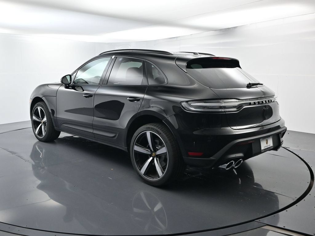 Certified 2026 Porsche Macan AWD/4WD image 3