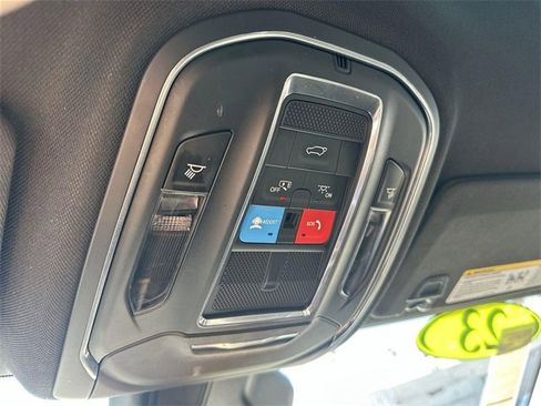 Used 2023 Jeep Grand Cherokee L Laredo image 39