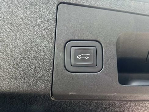 Certified 2025 Cadillac XT4 Premium Luxury AWD/4WD image 11