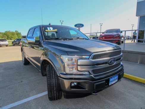 Used 2019 Ford F150 Platinum w/ Equipment Group 701A Luxury AWD/4WD image 2