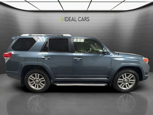 Used 2013 Toyota 4Runner SR5 AWD/4WD image 4