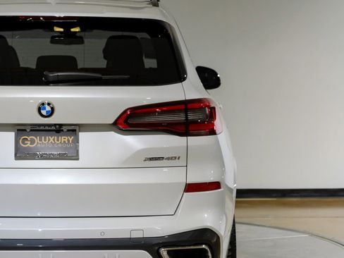 Used 2019 BMW X5 xDrive40i w/ M Sport Package AWD/4WD image 52