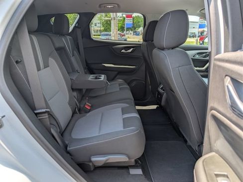 Used 2024 Chevrolet Blazer LT w/ Convenience Package FWD image 17