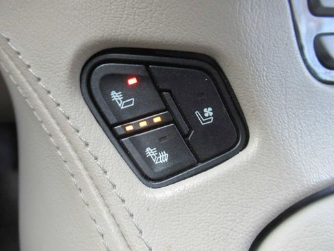 Used 2020 GMC Yukon Denali w/ Open Road Package image 35