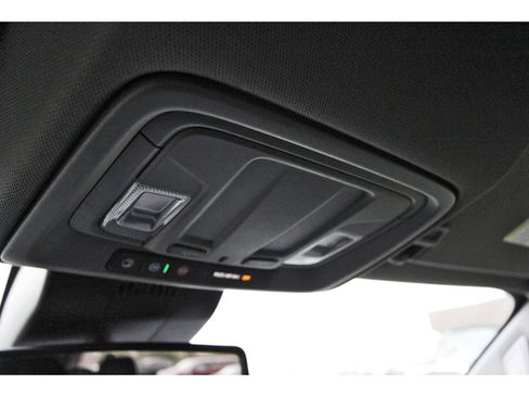 Used 2022 GMC Sierra 1500 SLT w/ SLT Convenience Package image 25