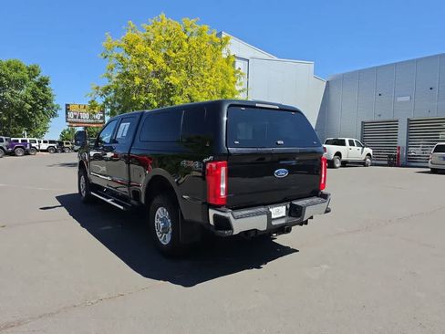 Used 2023 Ford F250 XLT AWD/4WD image 3