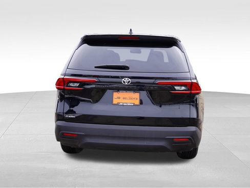 Used 2025 Toyota Grand Highlander XLE image 6