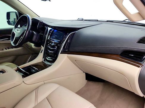 Used 2019 Cadillac Escalade Premium Luxury RWD image 27