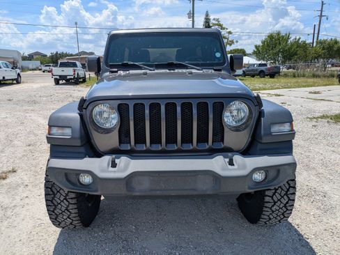 Used 2018 Jeep Wrangler Unlimited Sport S AWD/4WD image 9