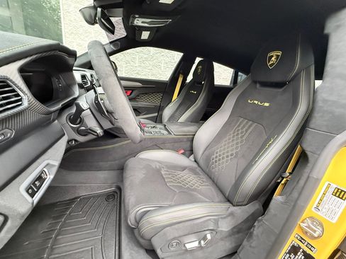 Used 2023 Lamborghini Urus Performante AWD/4WD image 20