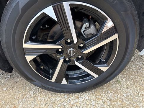 Used 2025 Nissan Sentra SV image 9