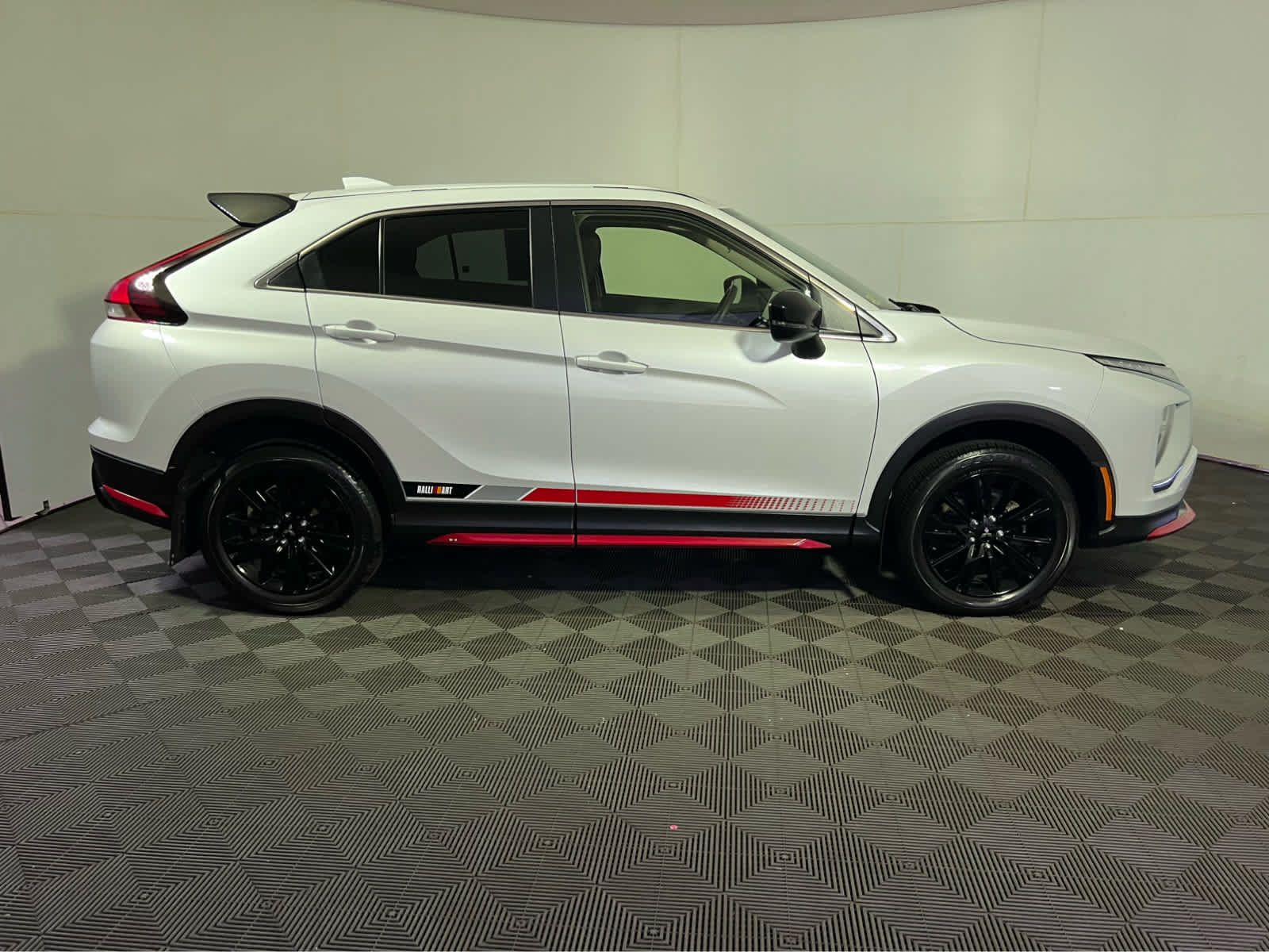 Used 2023 Mitsubishi Eclipse Cross Ralliart AWD/4WD image 8