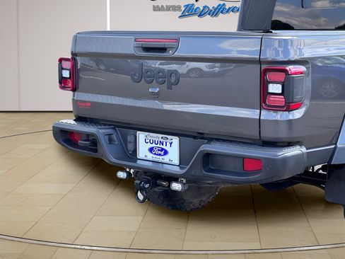 Used 2021 Jeep Gladiator Sport AWD/4WD image 43