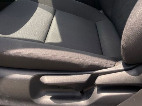 Used 2025 Toyota Corolla LE FWD image 21