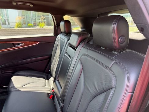 Used 2017 Lincoln MKX Reserve AWD/4WD image 12