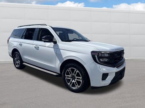 Used 2025 Ford Expedition Active AWD/4WD image 11