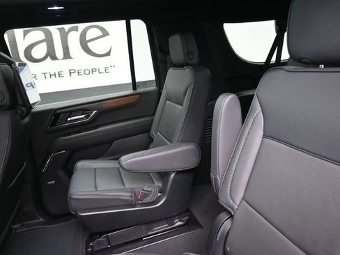 Used 2025 GMC Yukon XL Denali w/ Denali Reserve Package AWD/4WD image 22