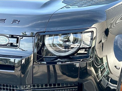 New 2025 Land Rover Defender 90 V8 image 6
