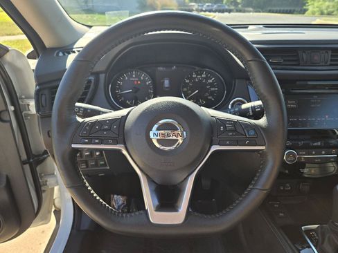 Used 2018 Nissan Rogue SL w/ Premium Package AWD/4WD image 18