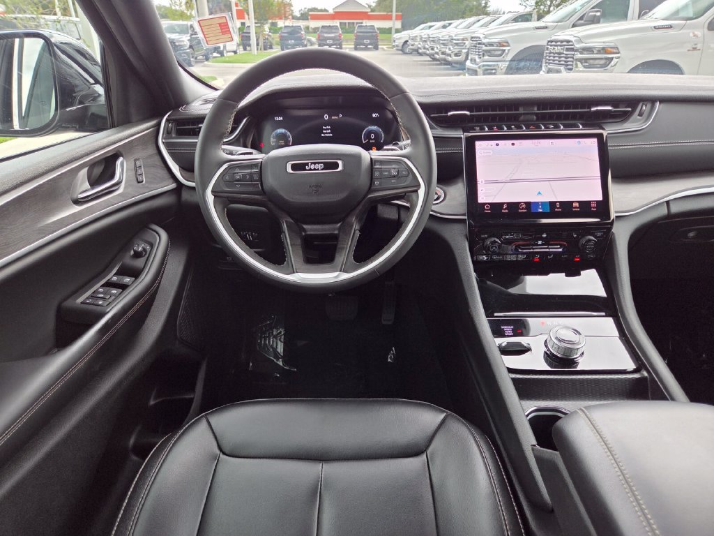 Used 2024 Jeep Grand Cherokee Limited AWD/4WD image 26