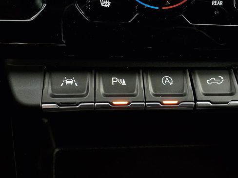 Used 2024 GMC Sierra 1500 AT4 w/ Technology Package image 21