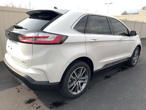 Used 2024 Ford Edge Titanium image 3