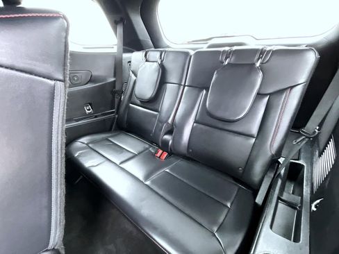 Used 2025 Ford Explorer ST-Line w/ ST-Line Street Pack AWD/4WD image 21