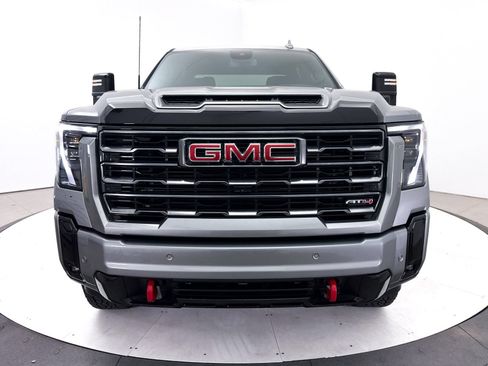 Used 2025 GMC Sierra 2500 AT4 AWD/4WD image 16