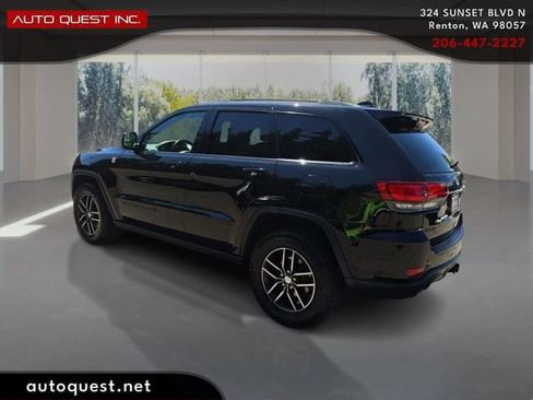 Used 2018 Jeep Grand Cherokee Trailhawk AWD/4WD image 7