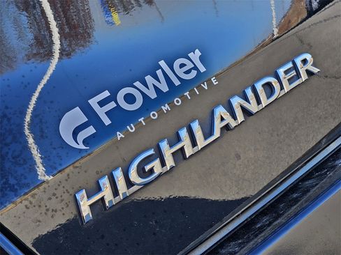 Used 2017 Toyota Highlander Limited Platinum image 9