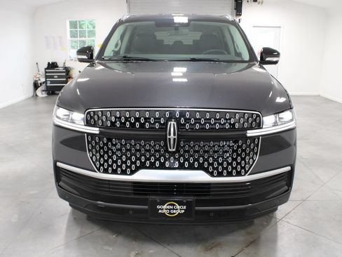 New 2027 Lincoln Navigator L Premier RWD image 2