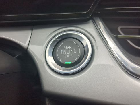 Used 2025 Chevrolet Trax LT w/ Driver Confidence Package image 16