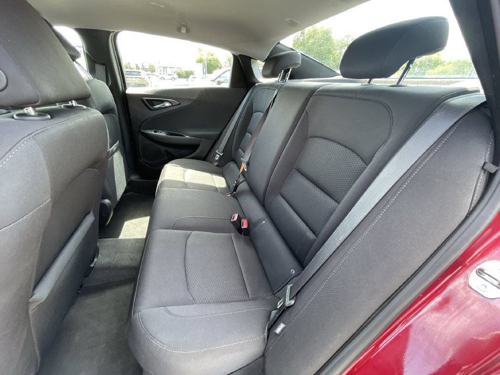 Used 2019 Chevrolet Malibu RS FWD image 38