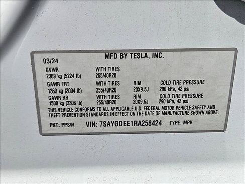 Used 2024 Tesla Model Y Long Range AWD/4WD image 14