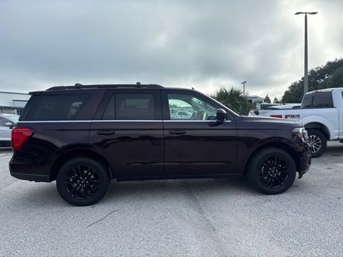 Used 2024 Ford Expedition XLT RWD image 4