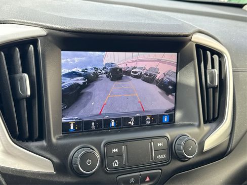 Used 2023 GMC Terrain SLT w/ Tech Package image 29