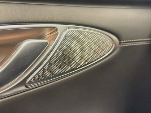 Used 2025 Genesis GV70 2.5T AWD/4WD image 23