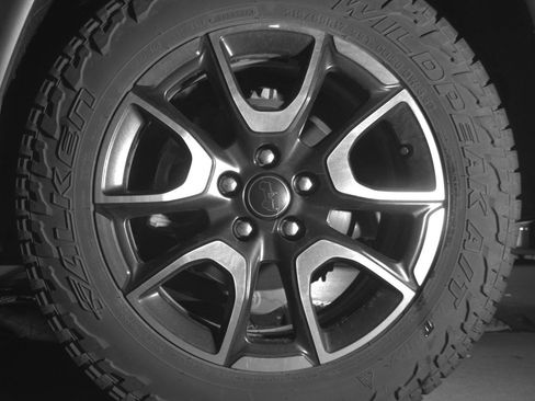 Used 2025 Jeep Compass Trailhawk image 14