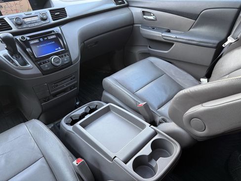 Used 2016 Honda Odyssey Touring Elite image 25