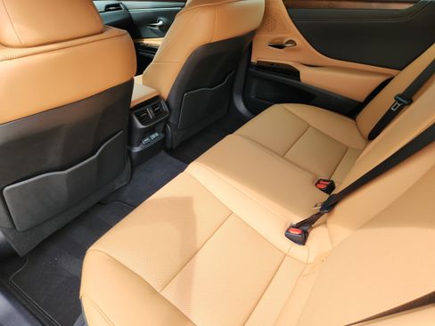 Used 2025 Lexus ES 350 w/ Premium Package FWD image 30