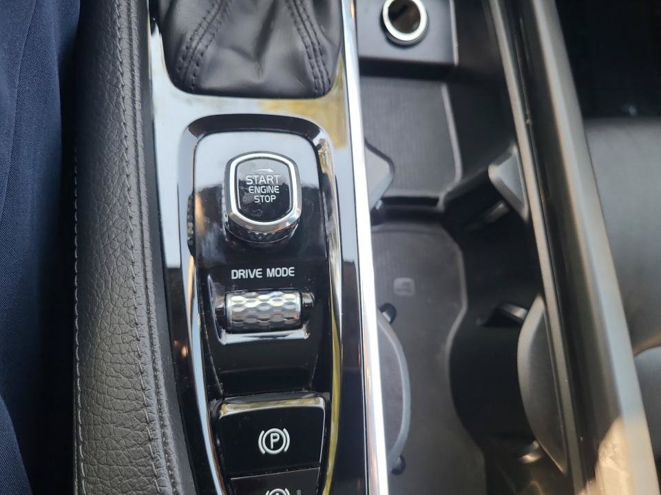 Used 2019 Volvo XC90 T6 Momentum w/ Advanced Package AWD/4WD image 20