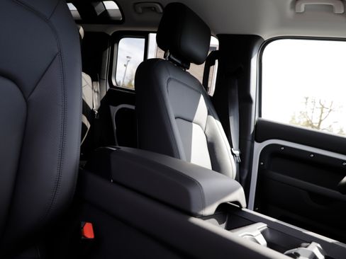 New 2026 Land Rover Defender 110 X-Dynamic SE AWD/4WD image 12