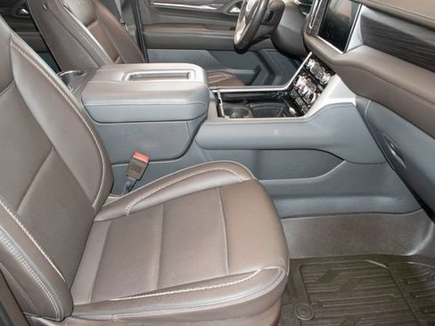 Used 2022 GMC Yukon Denali w/ Max Trailering Package AWD/4WD image 10