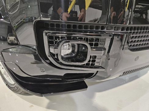 Used 2024 Land Rover Defender 110 V8 image 13