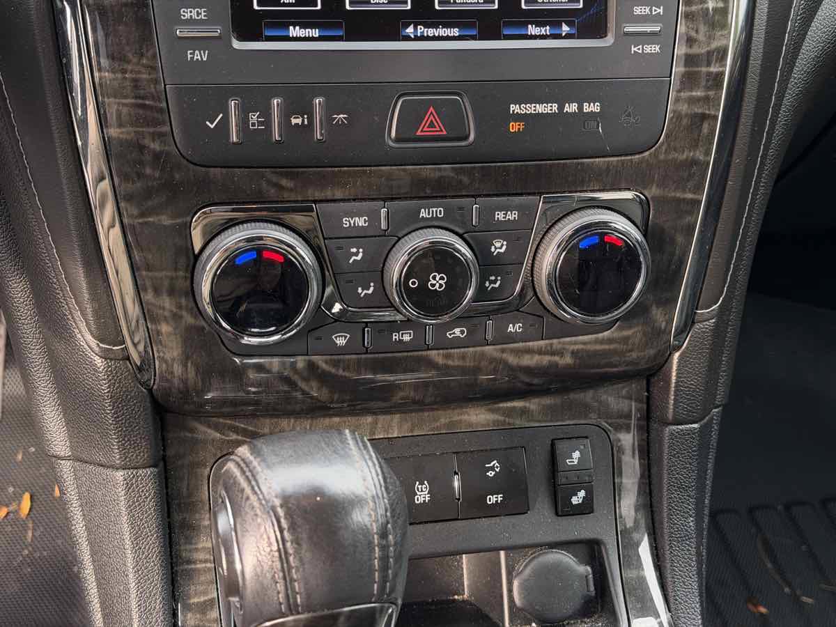 Used 2014 Buick Enclave Leather FWD image 18