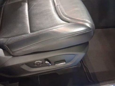 Used 2020 Ford Explorer Platinum w/ Premium Technology Package image 18