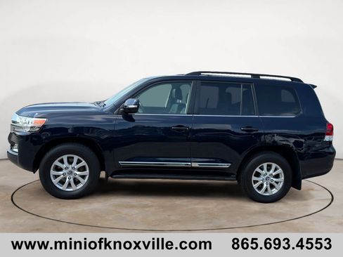 Used 2018 Toyota Land Cruiser AWD/4WD image 6